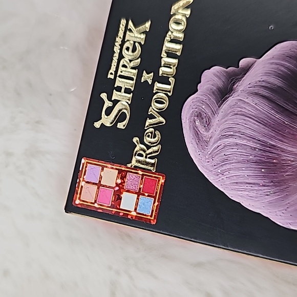 I  Revolution x Shrek Fairy Godmother - Need A Hero Mini Shadow Palette - Picture 3 of 3